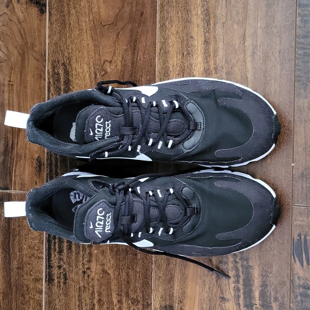 Womens Nike Air 70 React, In Good Shape , Size Us… - image 4
